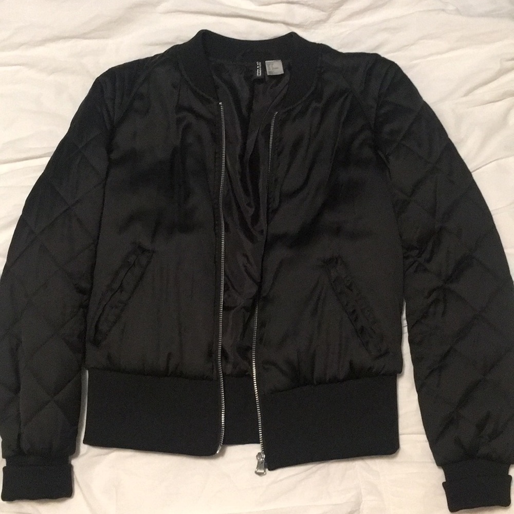 ❌SOLD❌ H&M Black bomber jacket
